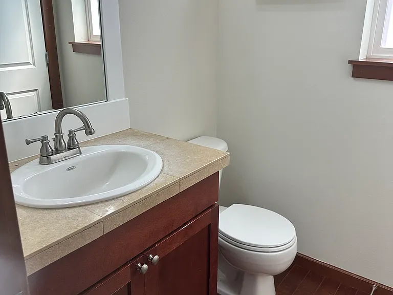 630 Kitsap Ave NE — Photo 7