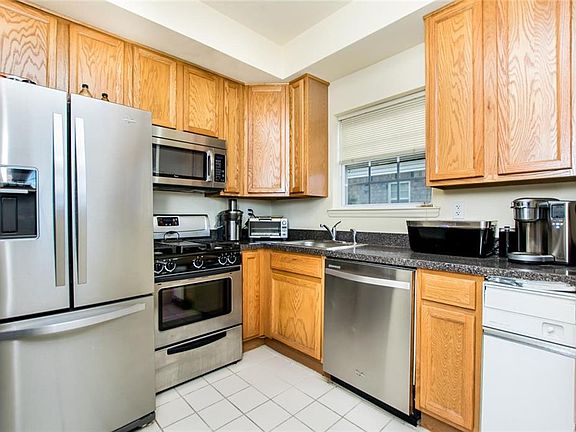 5th image of 56 Heron Ln #393