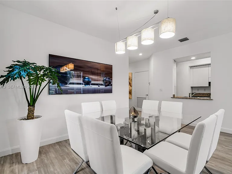 785 Crandon Blvd #106 — Photo 8