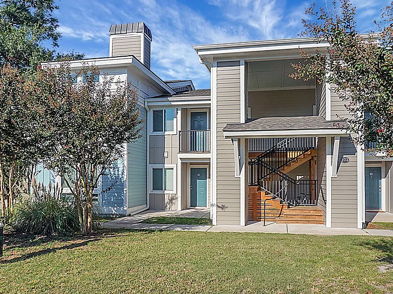 273 Alexandra Dr #11 — Photo 4