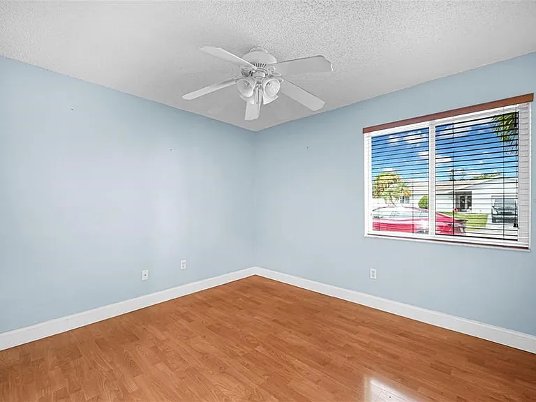 26543 SW 122nd Pl — Photo 2