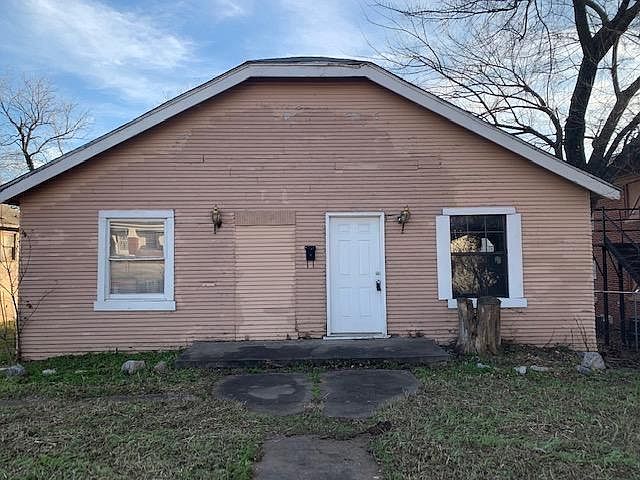 1st image of 1426 NE 9th St