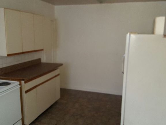 3rd image of 4215 Pinewood Ave