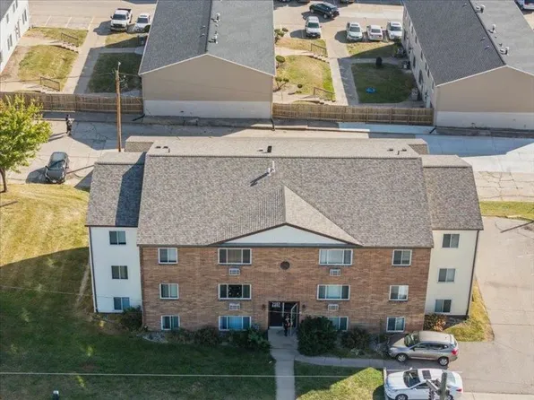 2107 Blairs Ferry Rd NE, Cedar Rapids, IA 52402