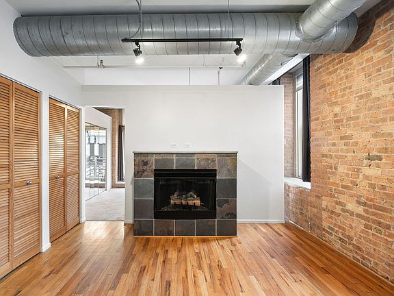 4th image of 420 S Clinton St APT 101