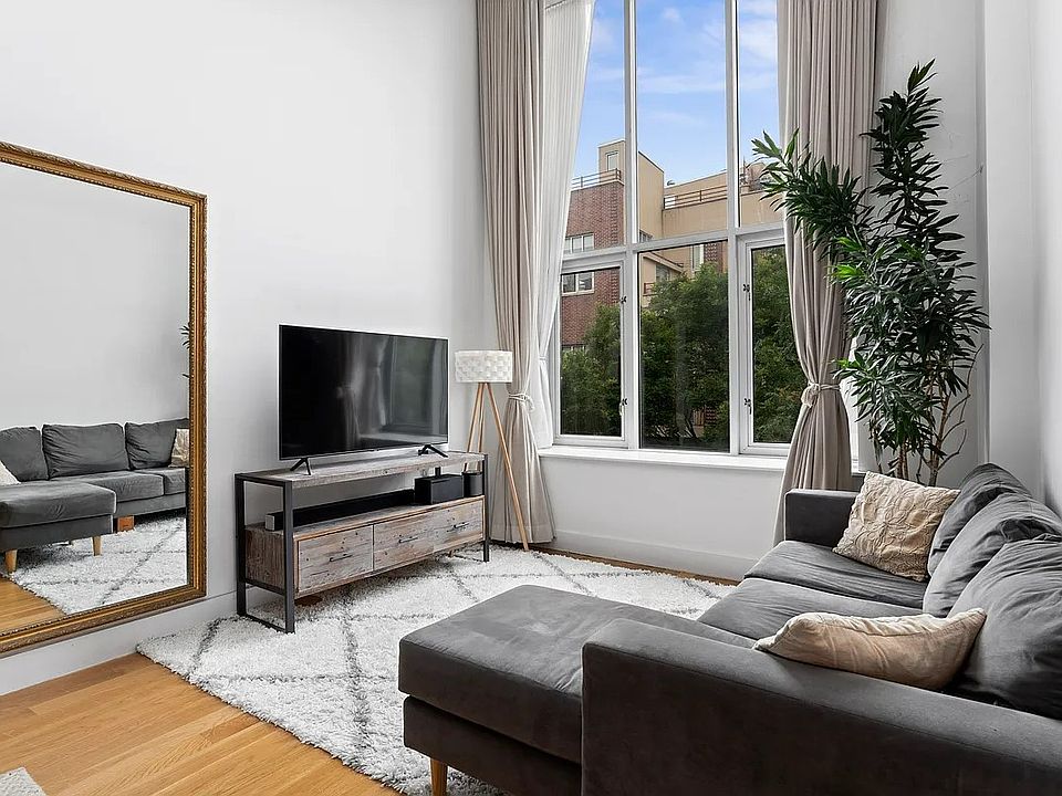 1st image of 158 Manhattan Ave APT 3A
