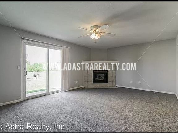 3rd image of 906 N Elm St