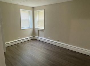 6160 N Damen Ave APT 113, Chicago, IL 60659