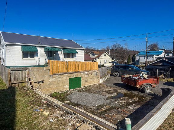 4th image of 1616 Adams Ave
