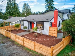 10425 20th Ave NE, Seattle, WA 98125