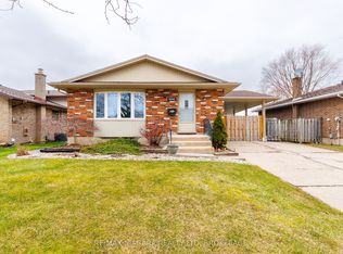 5915 Frontenac St N, Niagara Falls, ON L2G 3B1