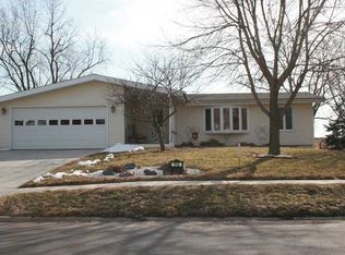 512 Windsor Dr, Solon, IA 52333