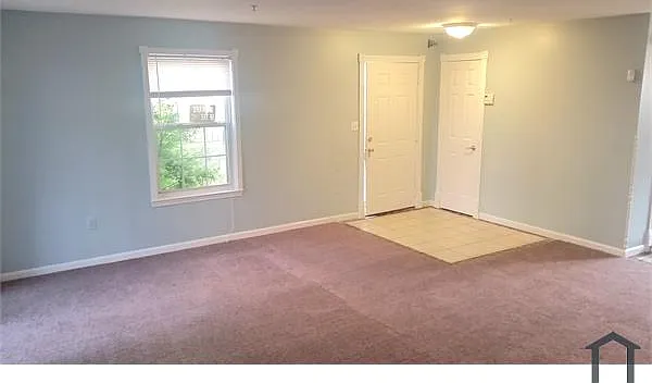 3 bed, $2,190 — Photo 2