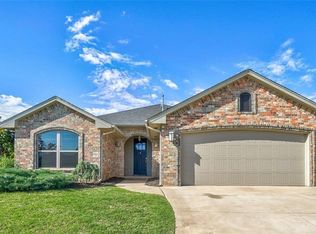 9028 NW 93rd Cir, Yukon, OK 73099