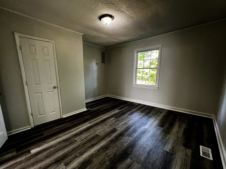 8118 Walnut Cove Rd — Photo 6