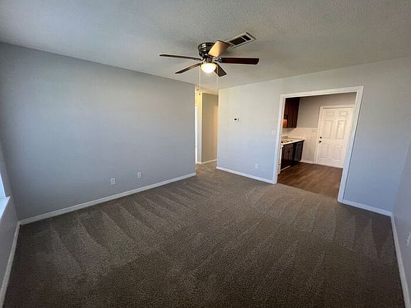 3rd image of 405 Schubert Dr APT C