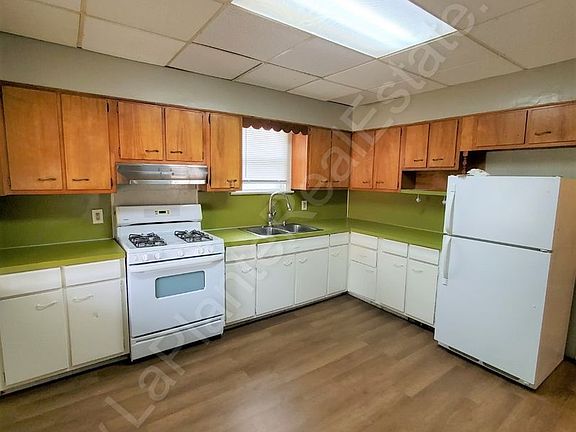 5th image of 4039 Burnham Ave