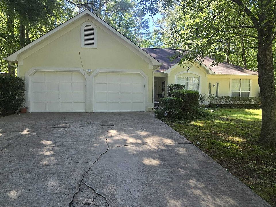 1st image of 207 Ruskin Rd