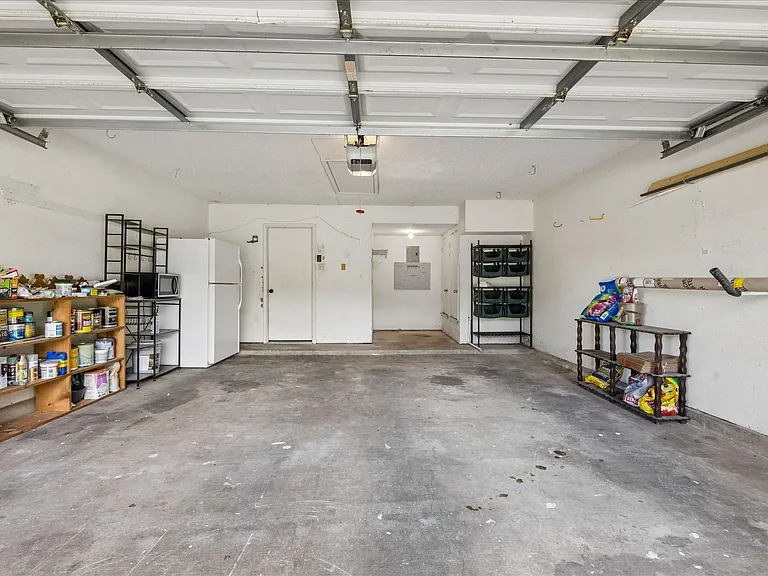 2609 Monarch Dr — Photo 16