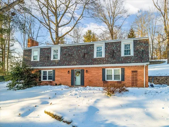 204 Pine Dr, Blacksburg, VA 24060