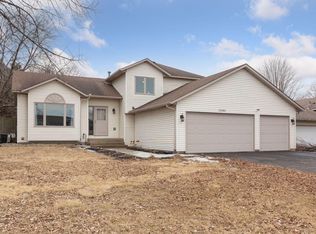 15985 Garrett Dr, Apple Valley, MN 55124