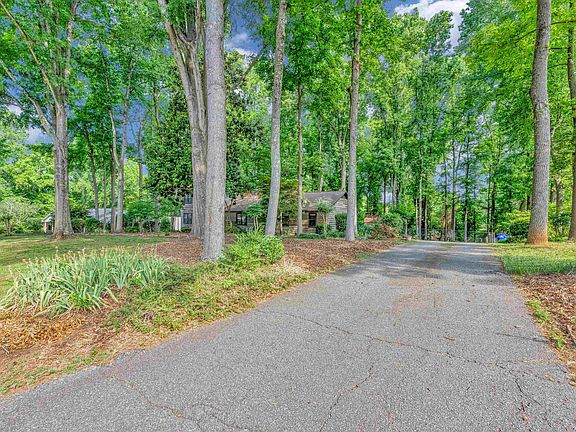 2nd image of 512 Brian Dr