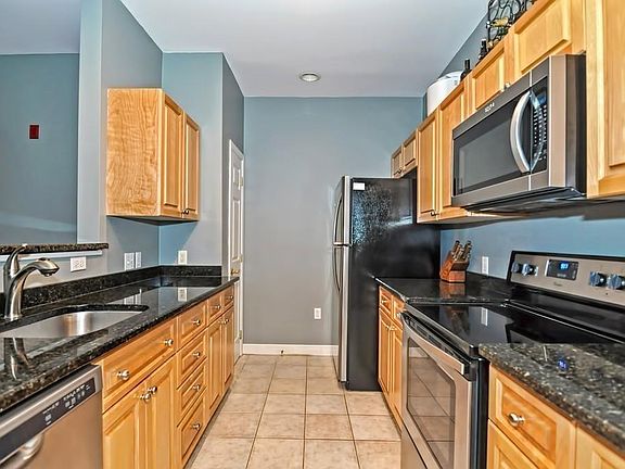 5th image of 8 Walnut St Unit 119