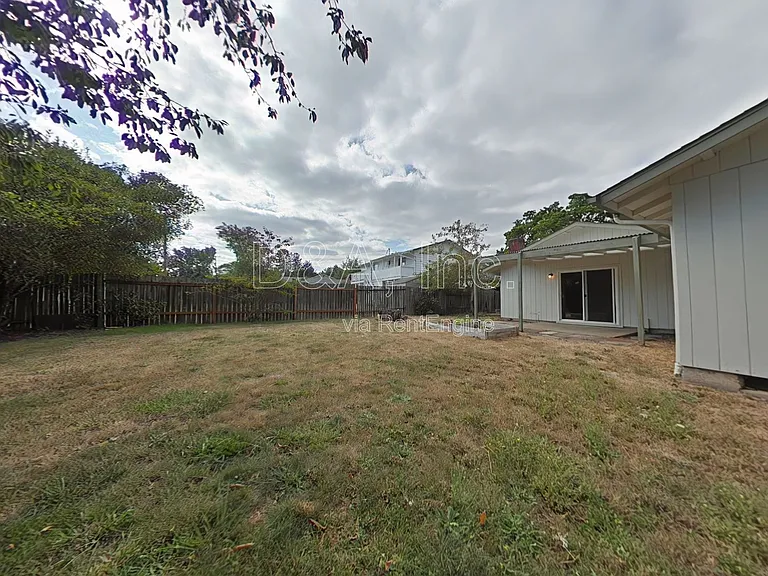 1150 NW Walnut Blvd — Photo 13
