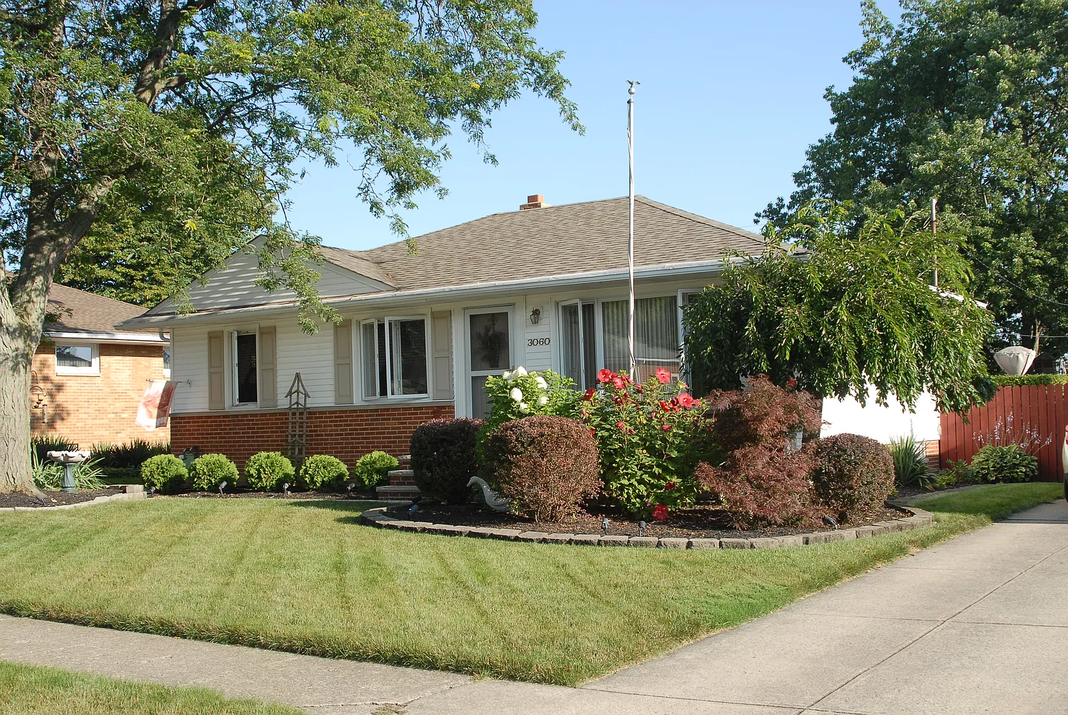 3060 Jeanne Dr photo 1