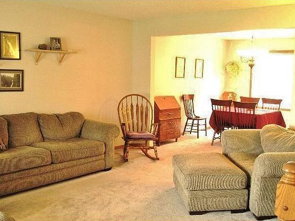 3rd image of 329 Parkview Ln S
