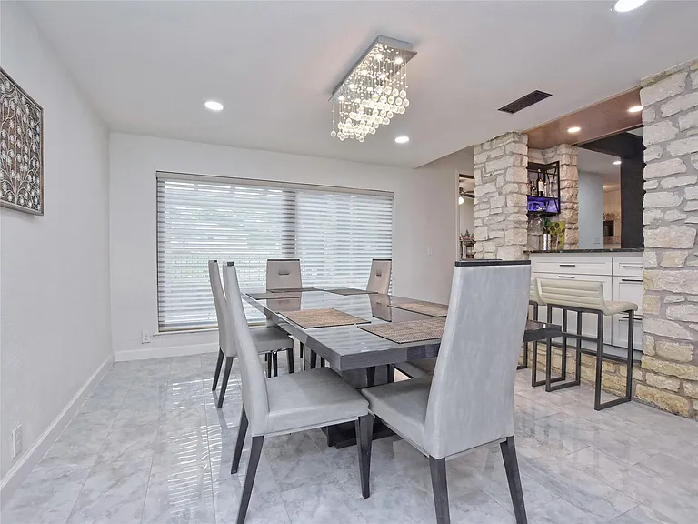 5101 Rain Creek Pkwy — Photo 10
