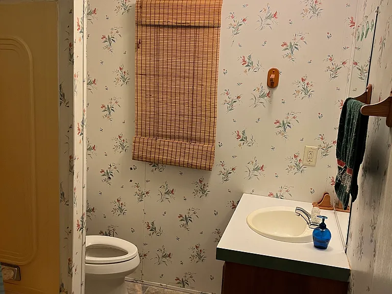 The large 3rd bathroom!