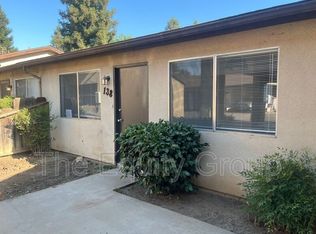 138 S Peppertree St, Visalia, CA 93291