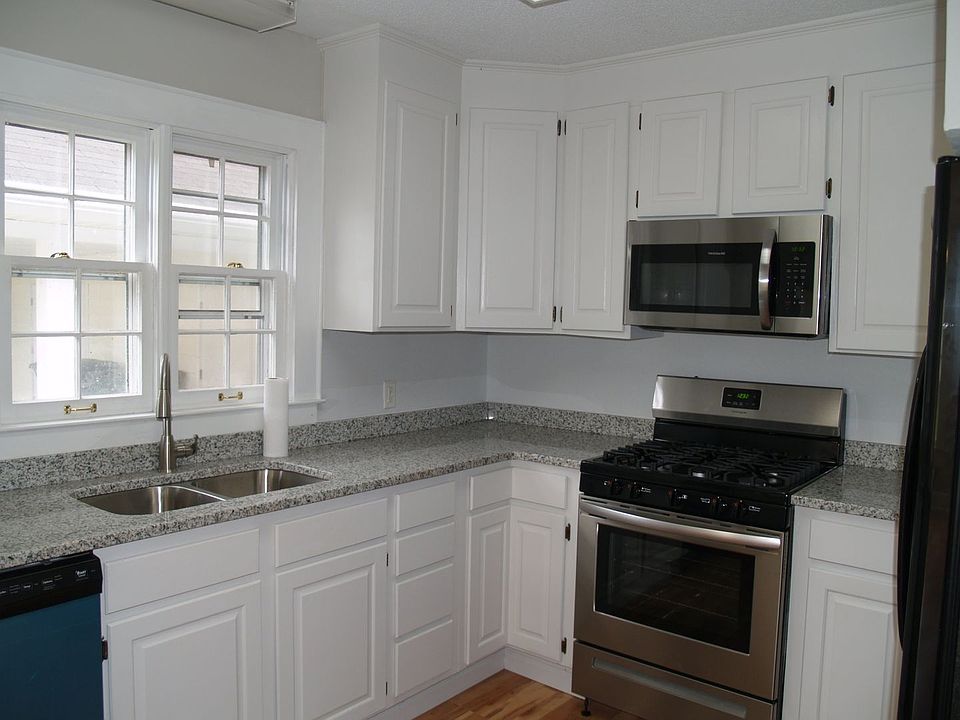 1st image of 415 Millsaps Rd