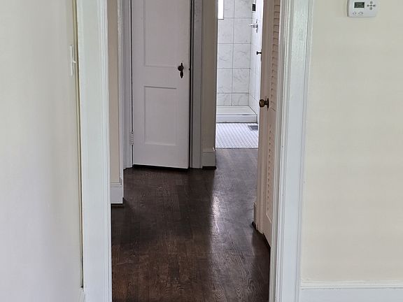 4th image of 403 Westdale Pl