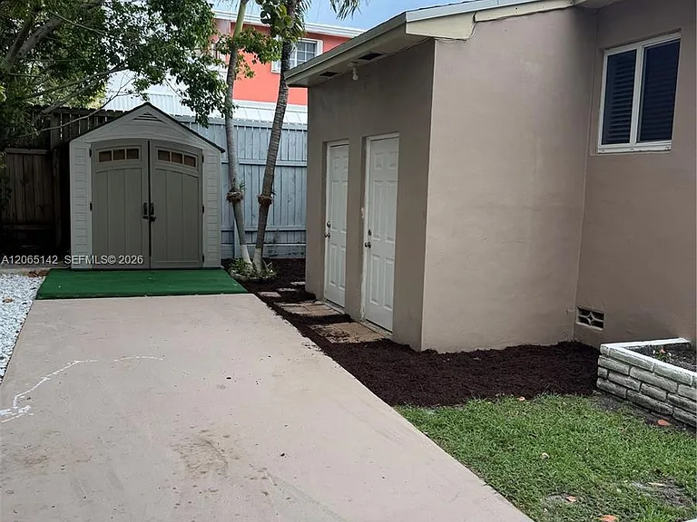 3177 SW 27th Ter #3177 — Photo 16
