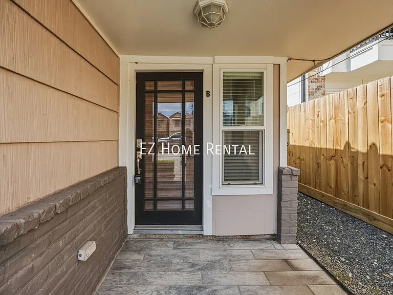4401 Marina St #B — Photo 3