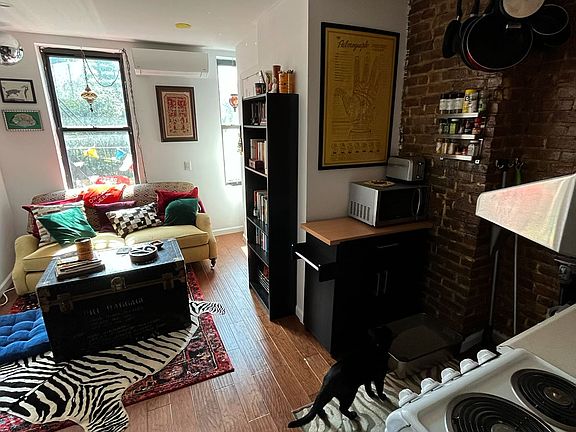 3rd image of 21 Essex St #12