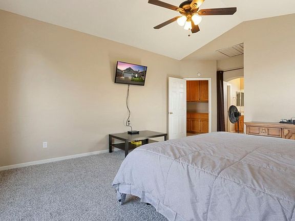 2nd image of 1062 Beaver Pkwy