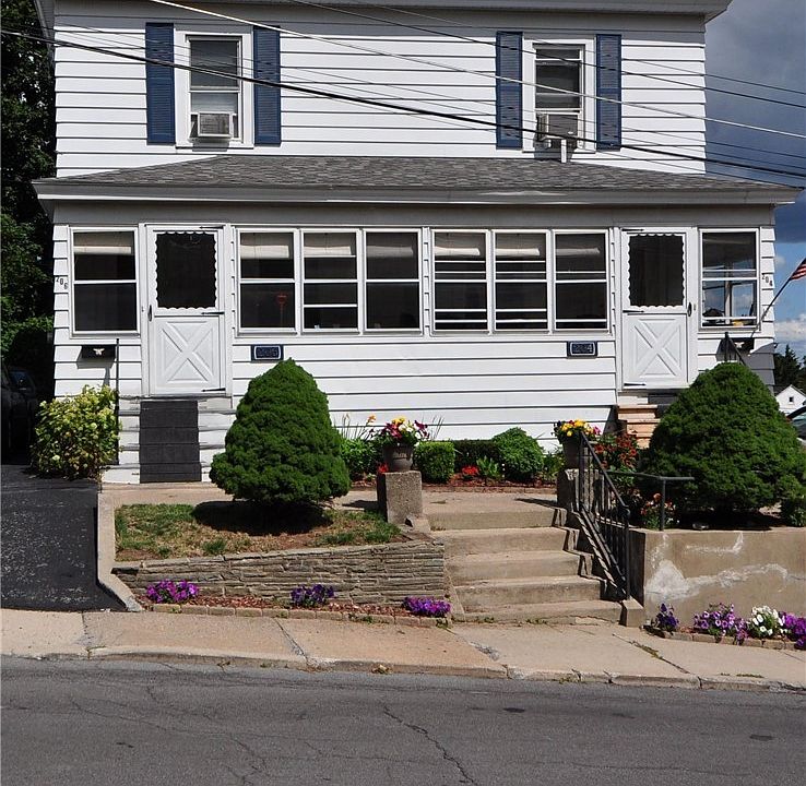 1st image of 204 7th St