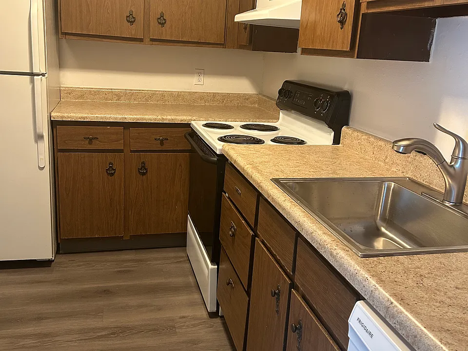 Colony Bay Apartments