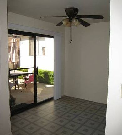 Breakfast nook & patio