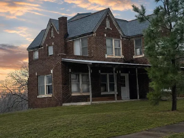 1215 Sunset Dr, Wewoka, OK 74884