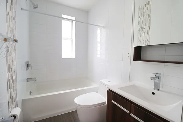 Rented by Uptown Flats LLC | media 41