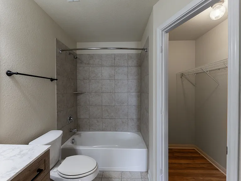 336 Perry St — Photo 8