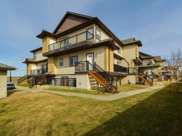 840 156th St NW #5, Edmonton, AB T6R 0S2