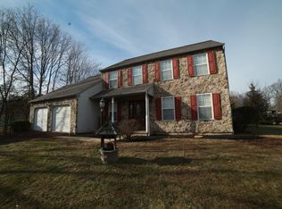 185 Live Oak Dr, Quakertown, PA 18951