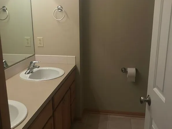 3509 Grainger Pkwy, Lincoln, NE 68516