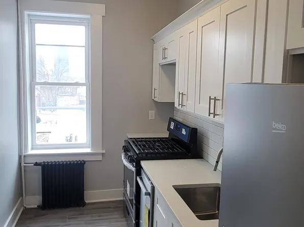 284 3rd Street image 12 of 17