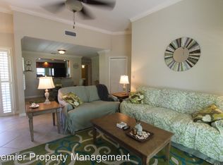 121 Bristol Ln, Naples, FL 34112